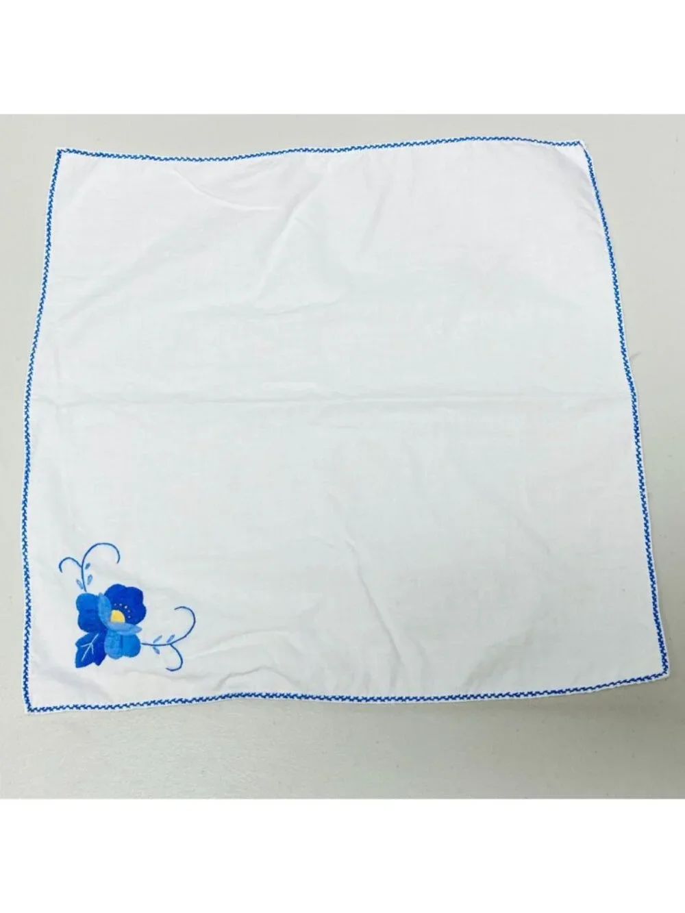 8 Vintage White Cotton Napkins With Blue Floral Embroidery & Scalloped Borders